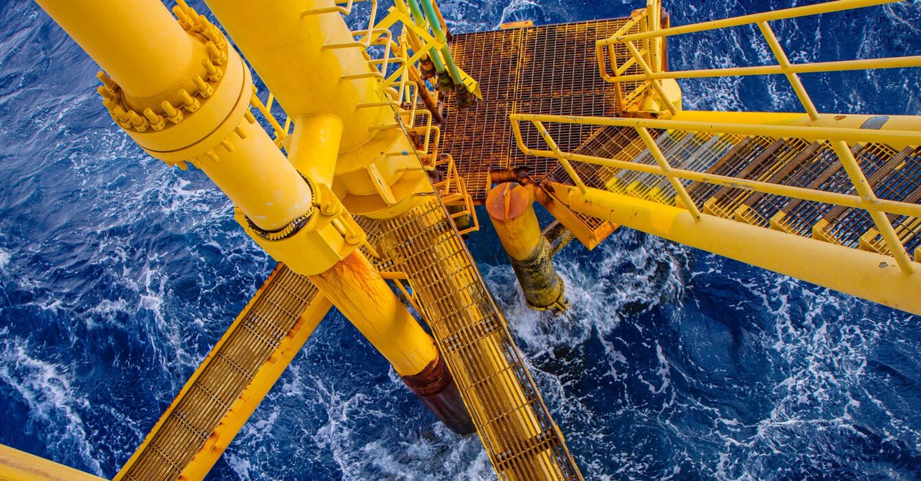 offshore-drill-yellow-oil-and-gas-wave-sea-production-petroleum-pipeline (1)